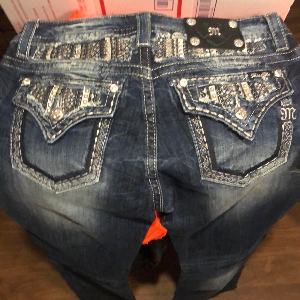 Brand new Miss me jeans signature boot with super detailed stitching size 31L